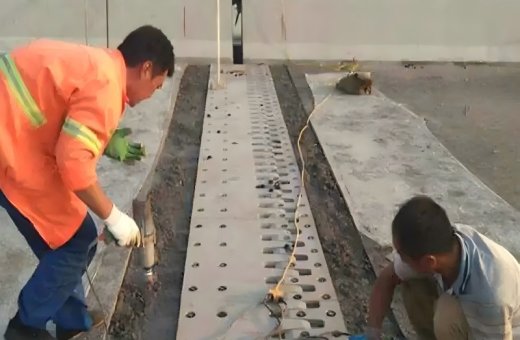 Expansion joint construction method