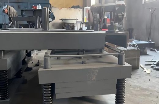 What are the characteristics of TMD tuning mass dampers?