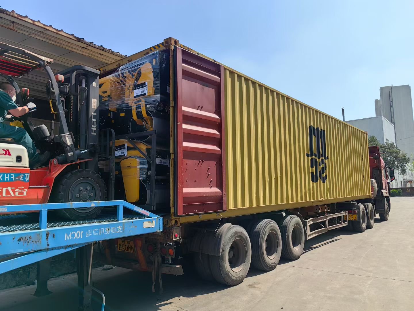 Hydraulic telescopic lighting tower