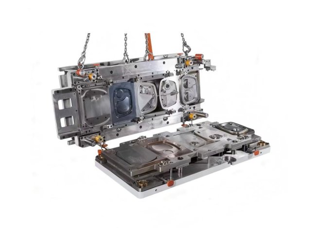 Progressive stamping die manufacturing