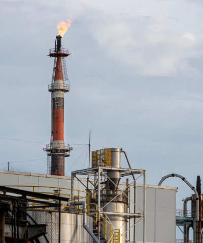 indus-3Petroleum and Chemical Industry