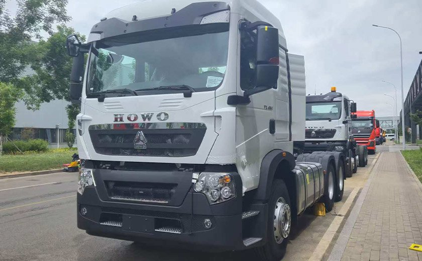 HOWO TX tractor