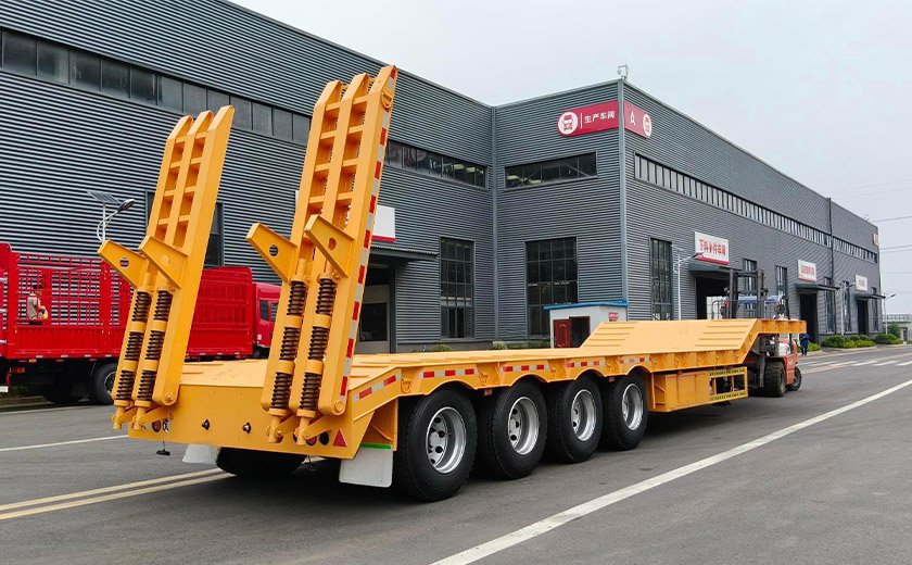 4 Axles Lowbed Semi Trailer with Ladder
