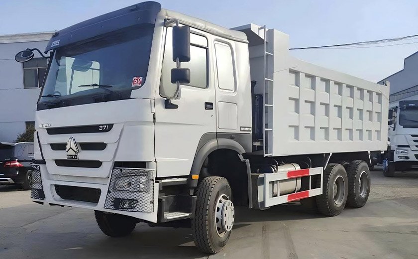 HOWO dump truck 371