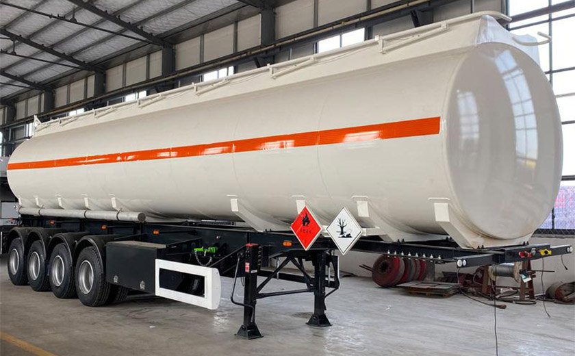 4 Axles Oil Tanker Semi Trailer