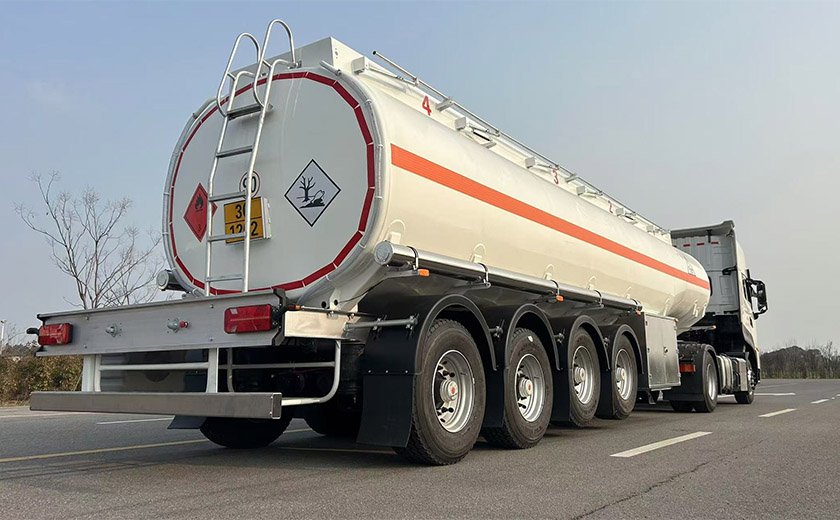 4 Axles Fuel Tanker Semi Trailer