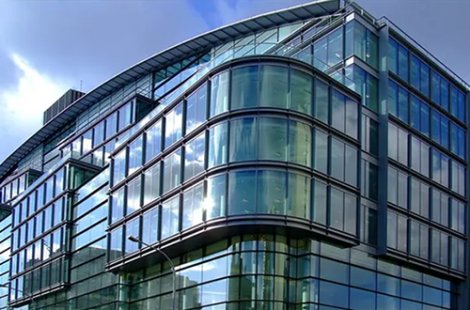 Curved Tempered Glass: Design Trends Transforming Modern Architecture