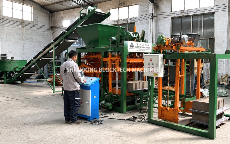 QT4-25 Semi Automatic Block Making Machine