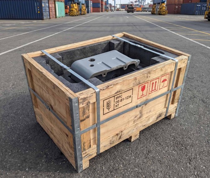 Cast iron reducer housing / gearbox casting