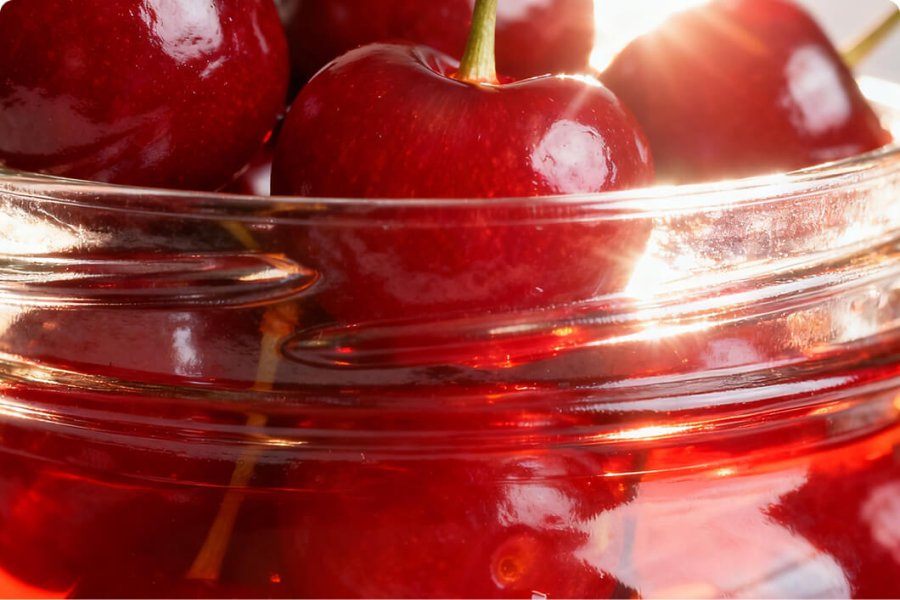 Yantai Runheng Food Co., Ltd., established in 2012 with a registered capital of 5 million yuan, primarily produces a variety of canned fruit products 04