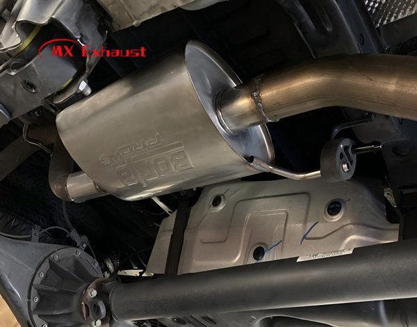 high flow muffler for improved airflow and exhaust sound