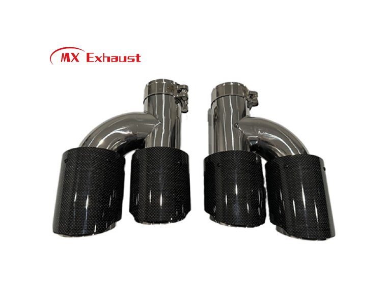 Ponteira de escape dupla em Y com fibra de carbono