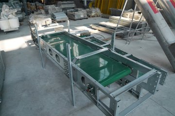 Horizontal and oblique conveyors