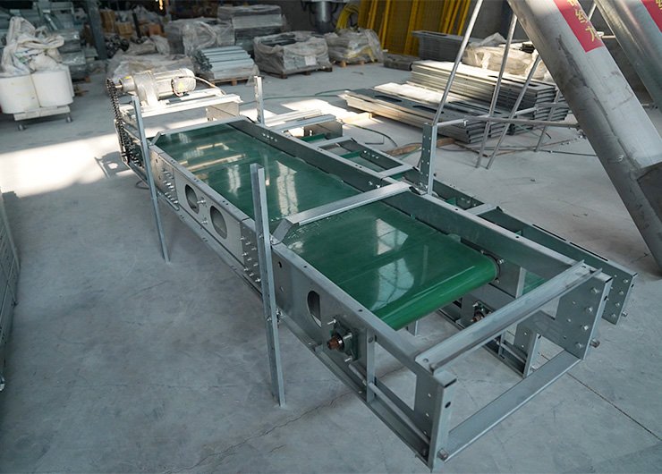 Horizontal and oblique conveyors