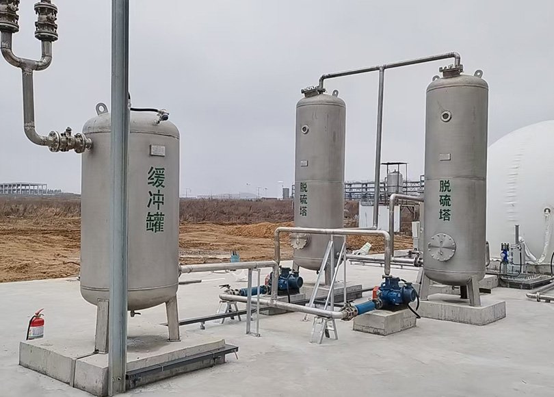 Dry desulfurization tower for biogas treatment