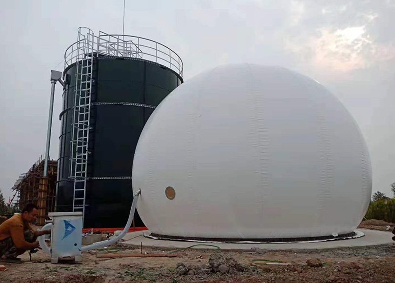 Spherical biogas tank with corrosion resistance