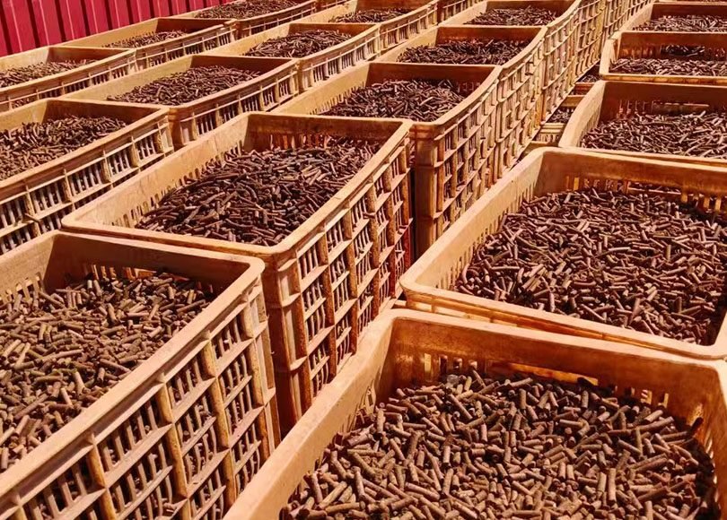 Custom particle size iron oxide media