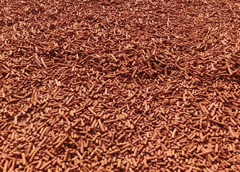 Solid iron oxide media for H₂S removal