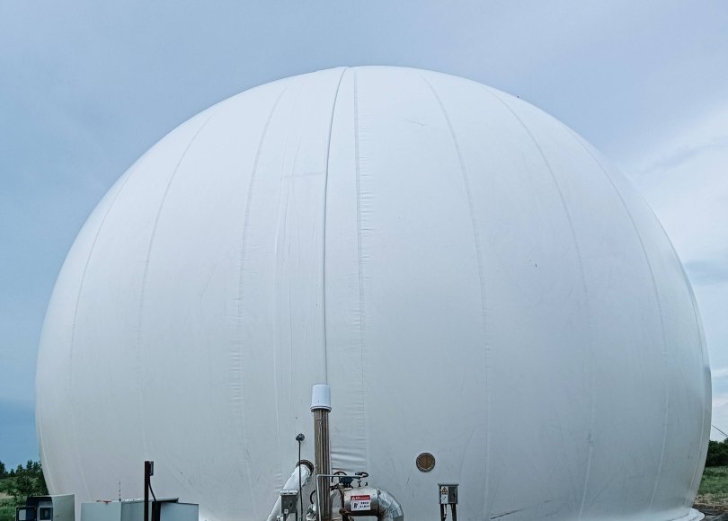 Biogas digester for agricultural waste