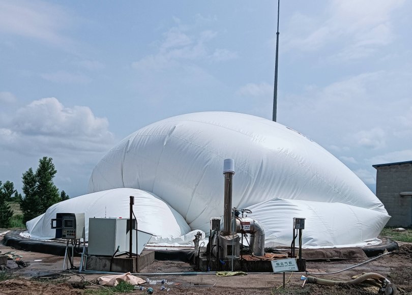 Floating cover biogas digester manufacturer