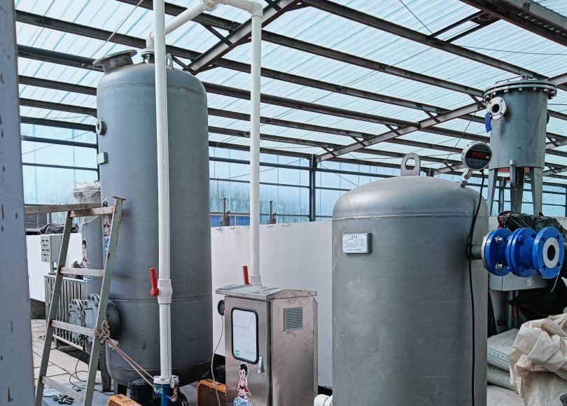 Red mud biogas digester tank