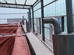 Floating cover biogas digester