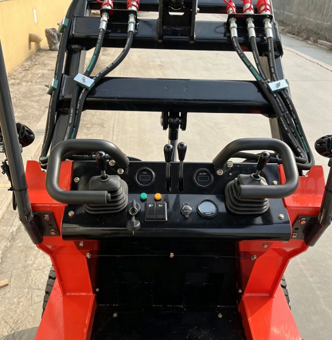 HN520 Skid-Steer Loader (3)