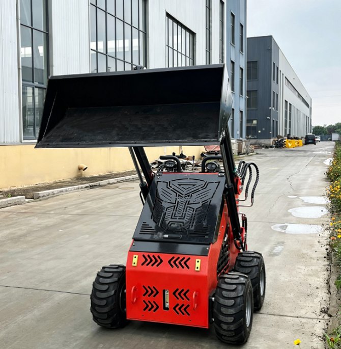 470 Compact Skid-Steer Loader (5)