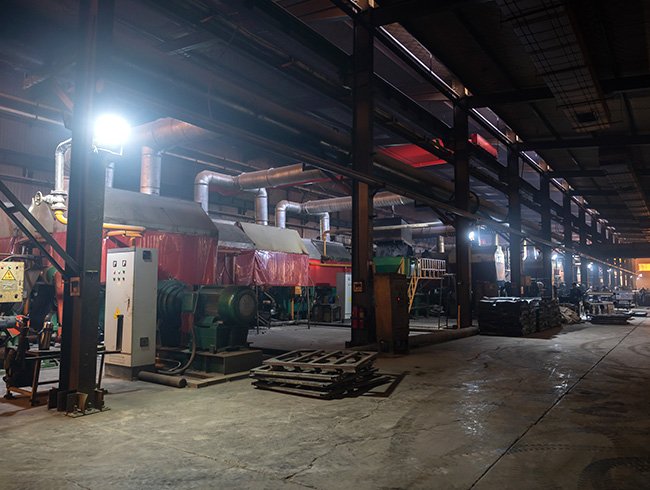 Reclaimed rubber production workshop