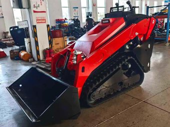 YT1000 Skid steer loader