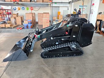 YT680 Skid steer loader