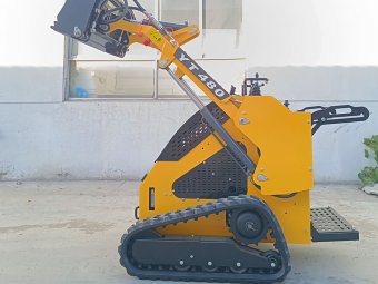 YT480 Skid steer loader