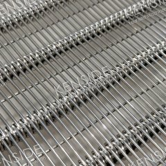 Ceinture à maillons à œillets