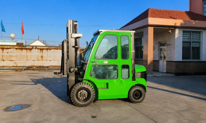 TAIJIN 2.5 Ton Diesel Forklift with Full-Closed Cab: Redefine Comfort and Efficiency in Material Handling