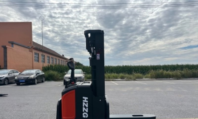 3 Ton Stand-On Stacker: Features and Applications