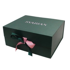 Custom Green Rigid Box Luxury Packaging for Apparel and Footwear
