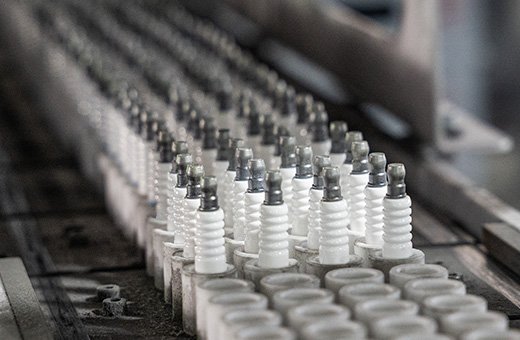 Tongde Auto Parts Factory maintains strict control over the entire process from raw materials to finished products, creating a high-standard auto parts production system.