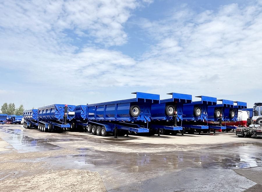 Dust proof bulk cargo trailer