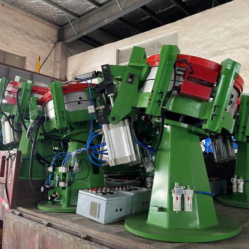 Pneumatic inner tube curing machine