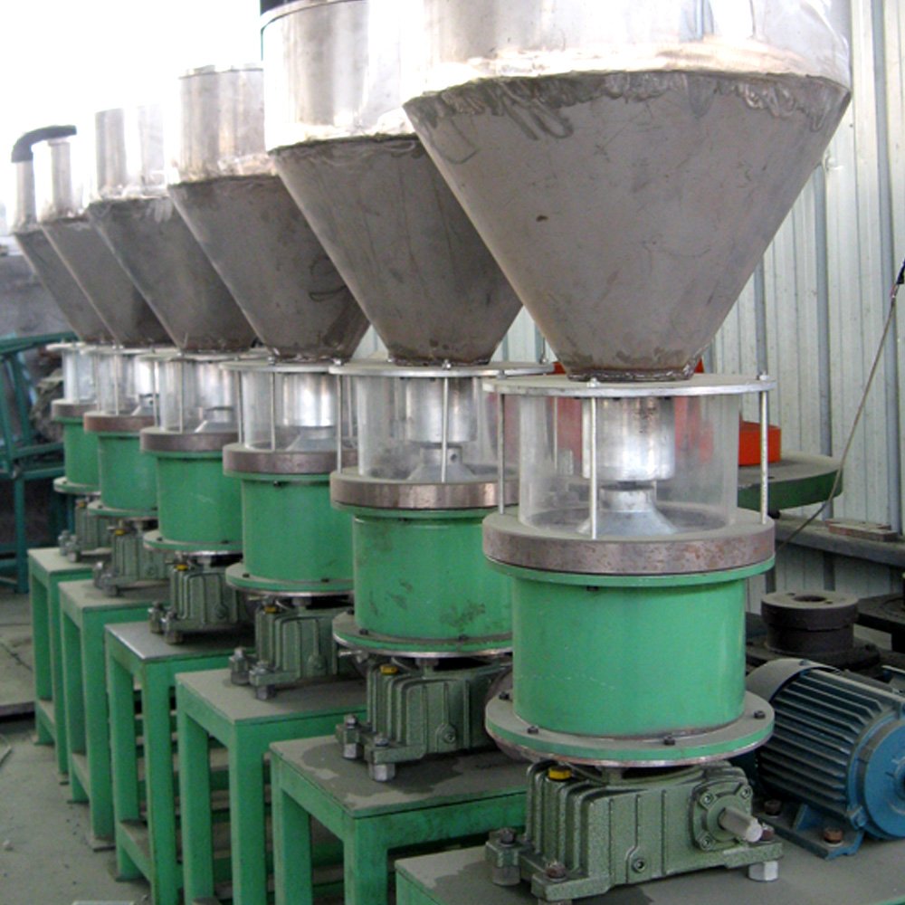 Powder spraying machine