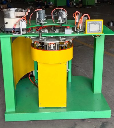 Valve core fixing machine for two-wheeled tires