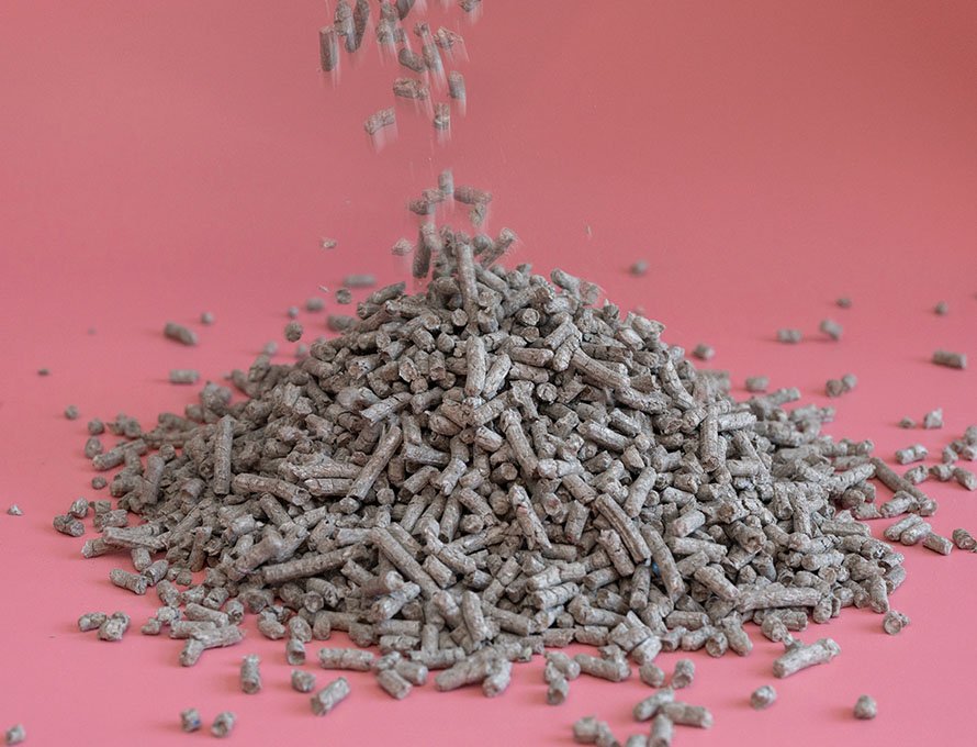 Newspaper paper pet litter