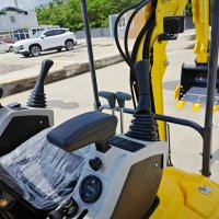 mini excavator digging bucket