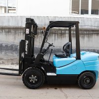 compact diesel forklift operation