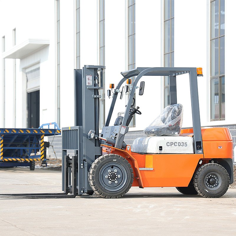 forklift with adjustable steering wheel