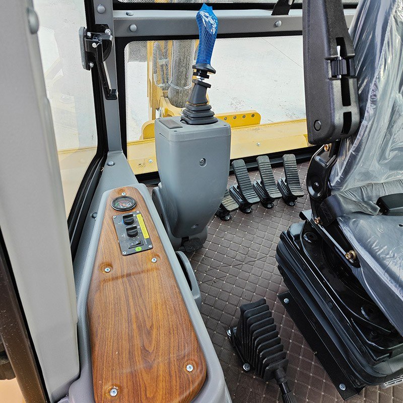 heavy duty backhoe loader