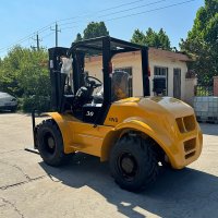 rough terrain material handler