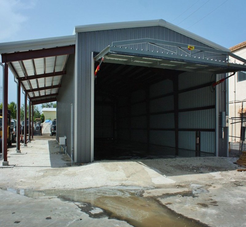 Hangar industriel à structure légère préfabriquée en acier à construction rapide