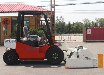 Single-person operation diesel feed machine