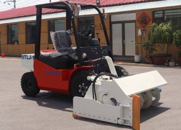 Flexible livestock feeding vehicle 9TLJ-01